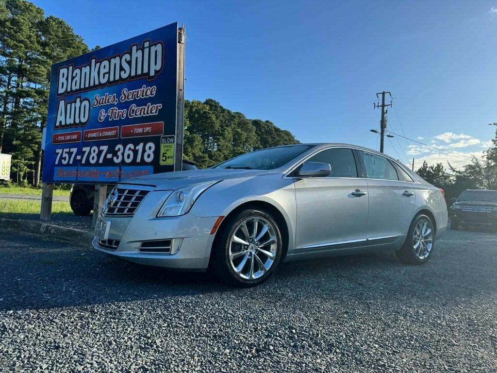 Cadillac XTS 4dr Sdn Luxury FWD 2013