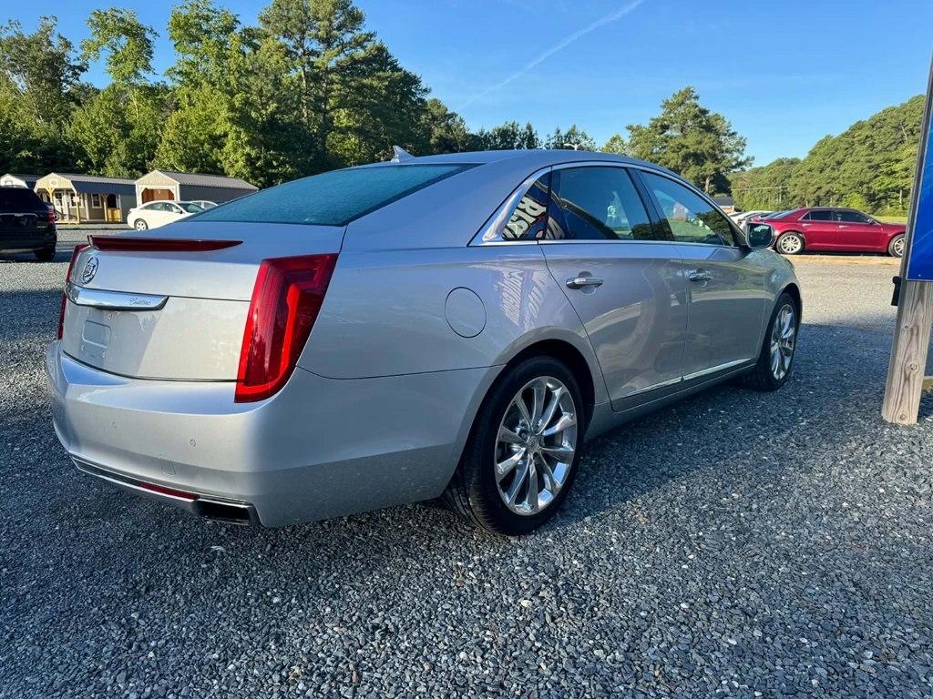 Cadillac XTS 4dr Sdn Luxury FWD 2013