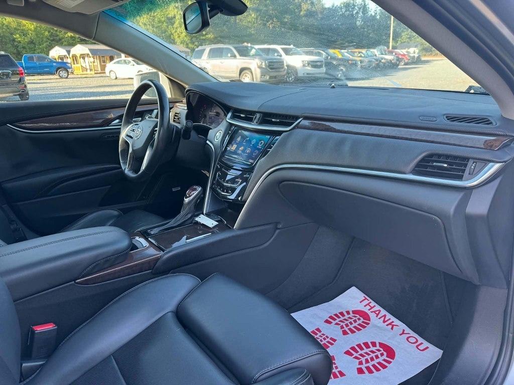 Cadillac XTS 4dr Sdn Luxury FWD 2013
