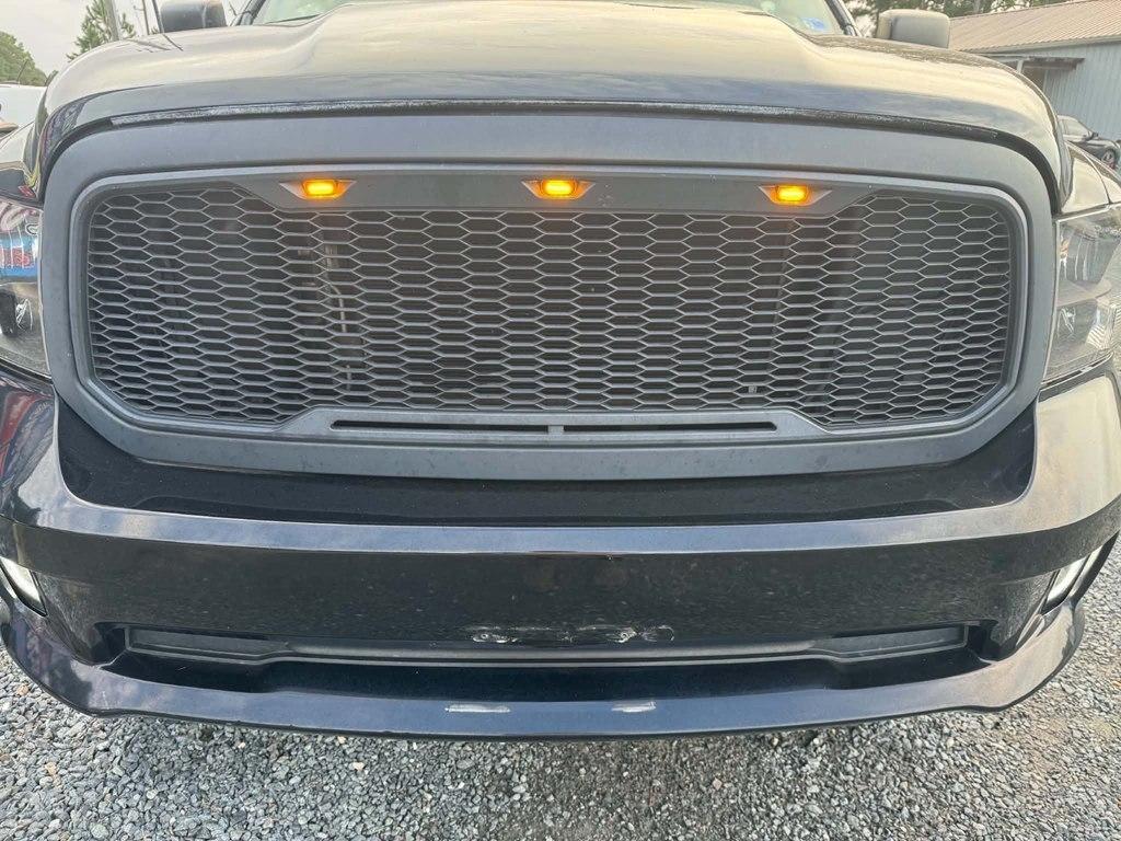 RAM 1500 4WD Crew Cab 140.5" Express 2013