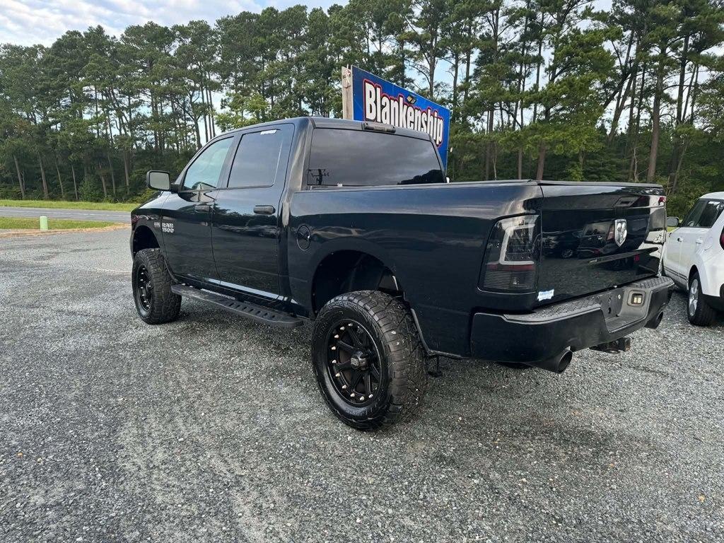RAM 1500 4WD Crew Cab 140.5" Express 2013