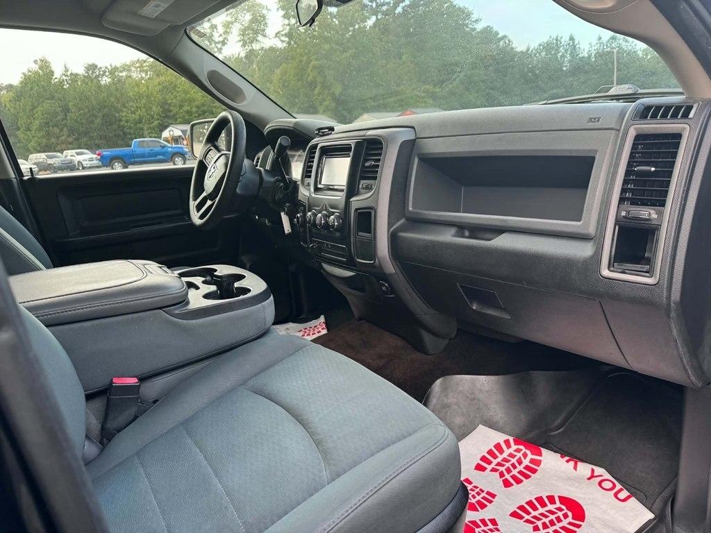 RAM 1500 4WD Crew Cab 140.5" Express 2013