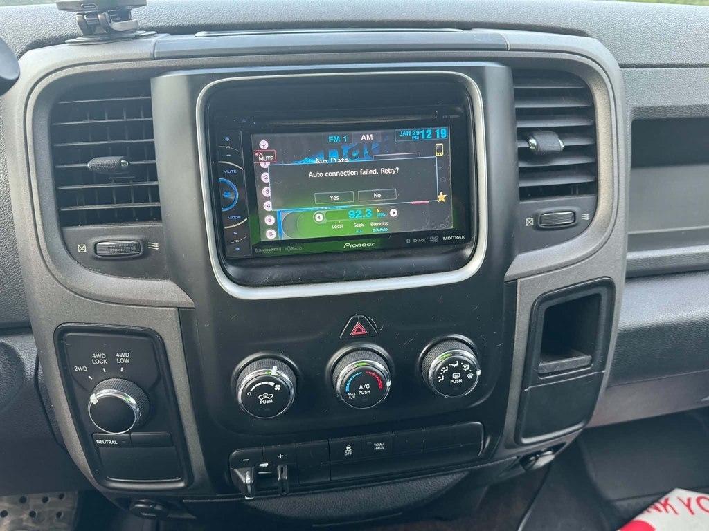 RAM 1500 4WD Crew Cab 140.5" Express 2013