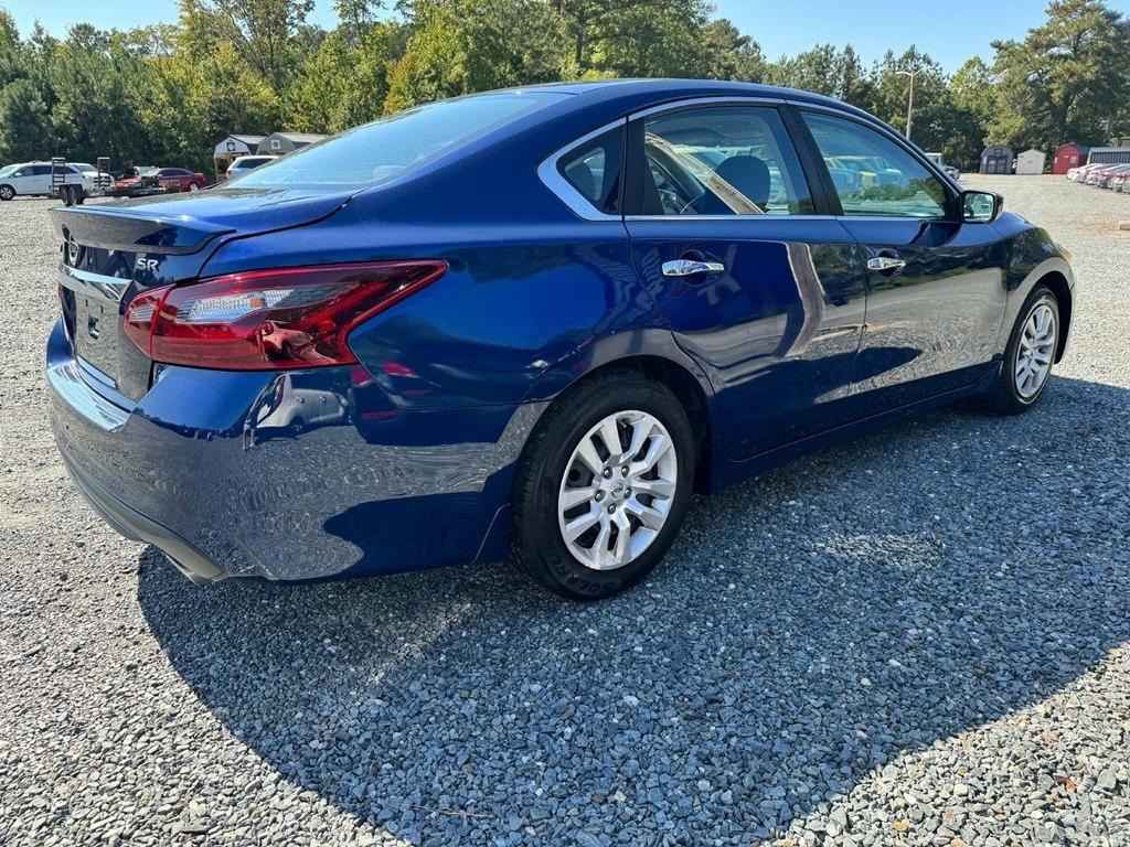 Nissan Altima 2.5 SR Sedan 2017