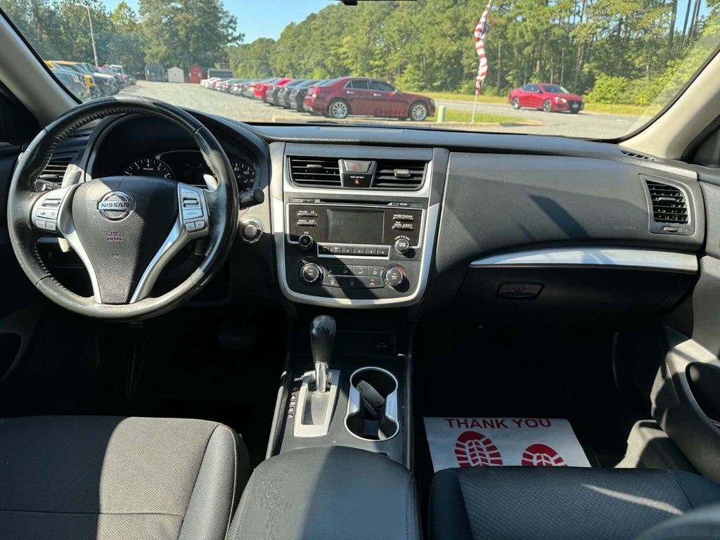 Nissan Altima 2.5 SR Sedan 2017