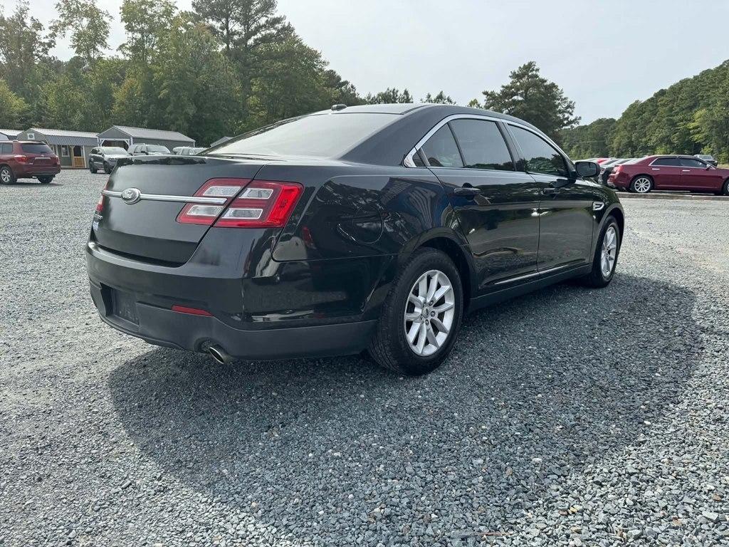 Ford Taurus 4dr Sdn SE FWD 2014