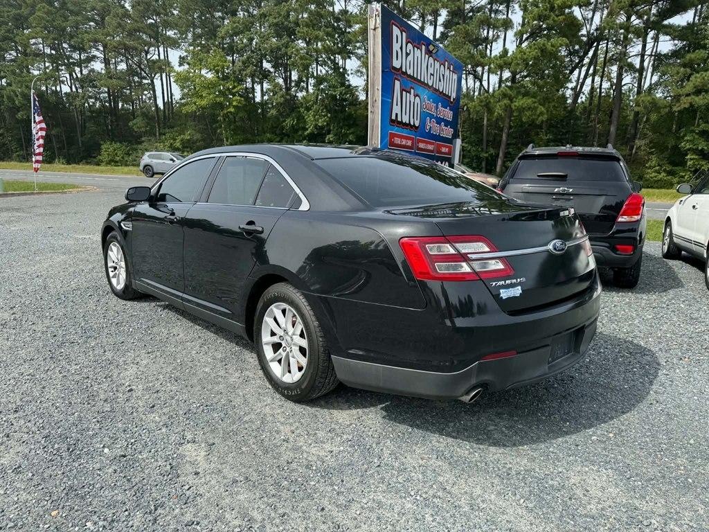 Ford Taurus 4dr Sdn SE FWD 2014