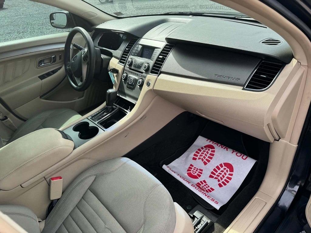 Ford Taurus 4dr Sdn SE FWD 2014