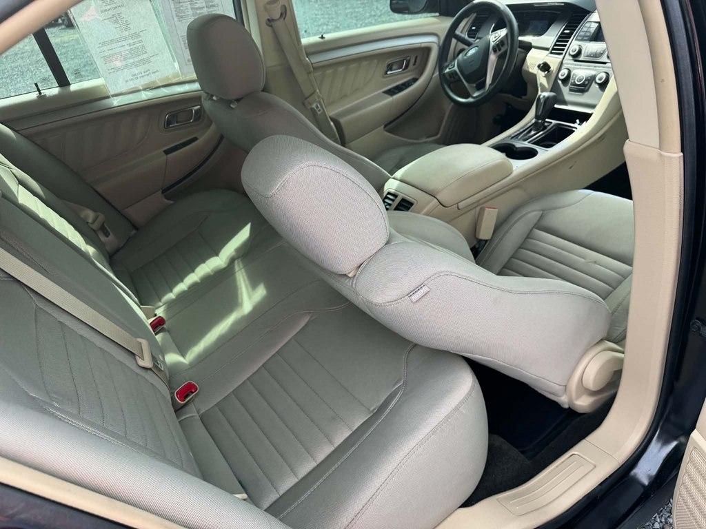 Ford Taurus 4dr Sdn SE FWD 2014