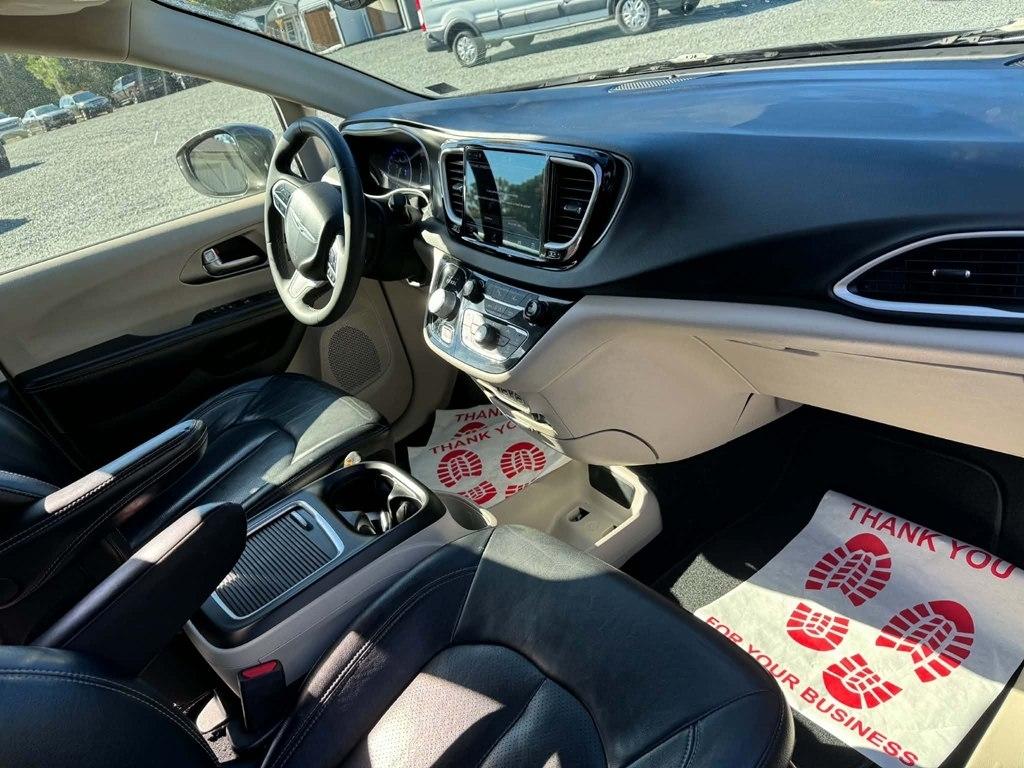 Chrysler Pacifica Touring L FWD 2022