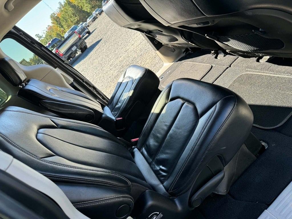 Chrysler Pacifica Touring L FWD 2022