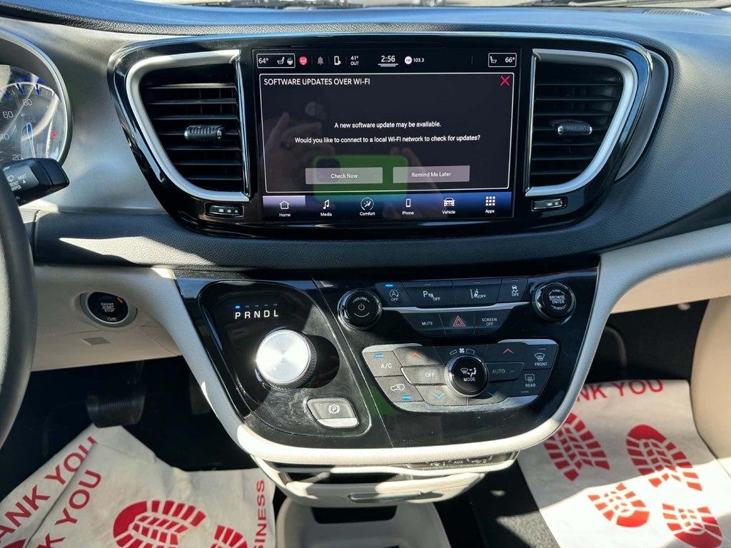 Chrysler Pacifica Touring L FWD 2022