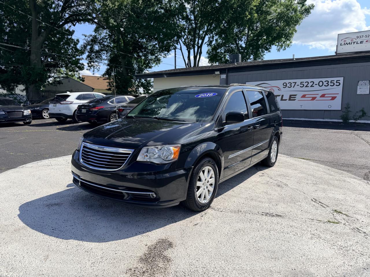 Chrysler Town & Country 4dr Wgn Touring 2016