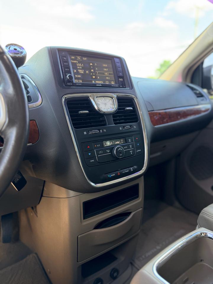 Chrysler Town & Country 4dr Wgn Touring 2016