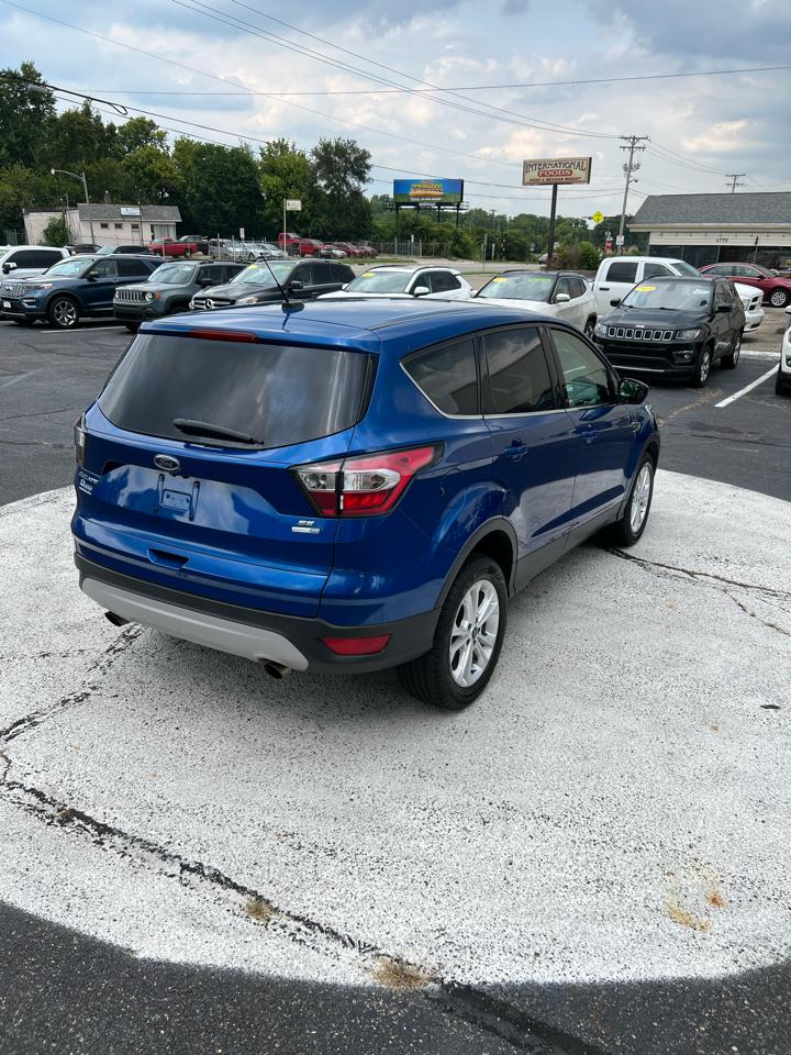 2017 Ford Escape SE - Photo 7