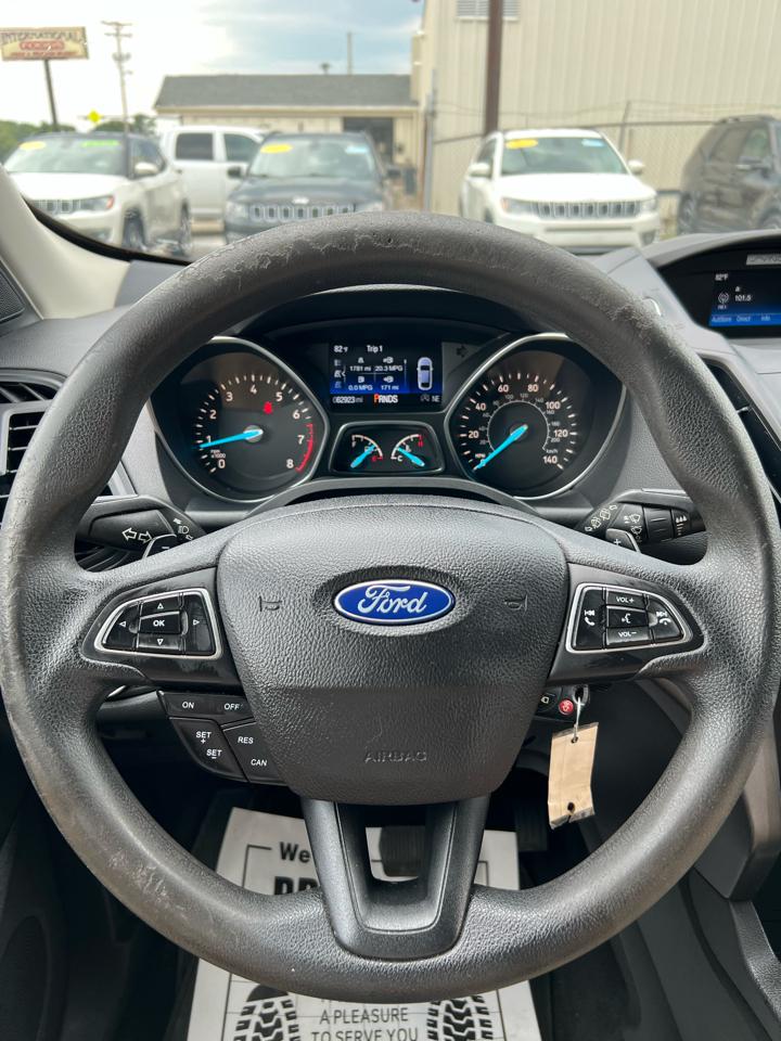 2017 Ford Escape SE - Photo 13