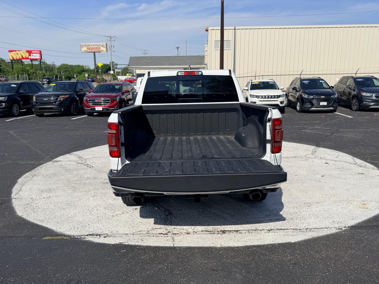 RAM 1500 Big Horn 4x4 Crew Cab 5'7" Box 2021