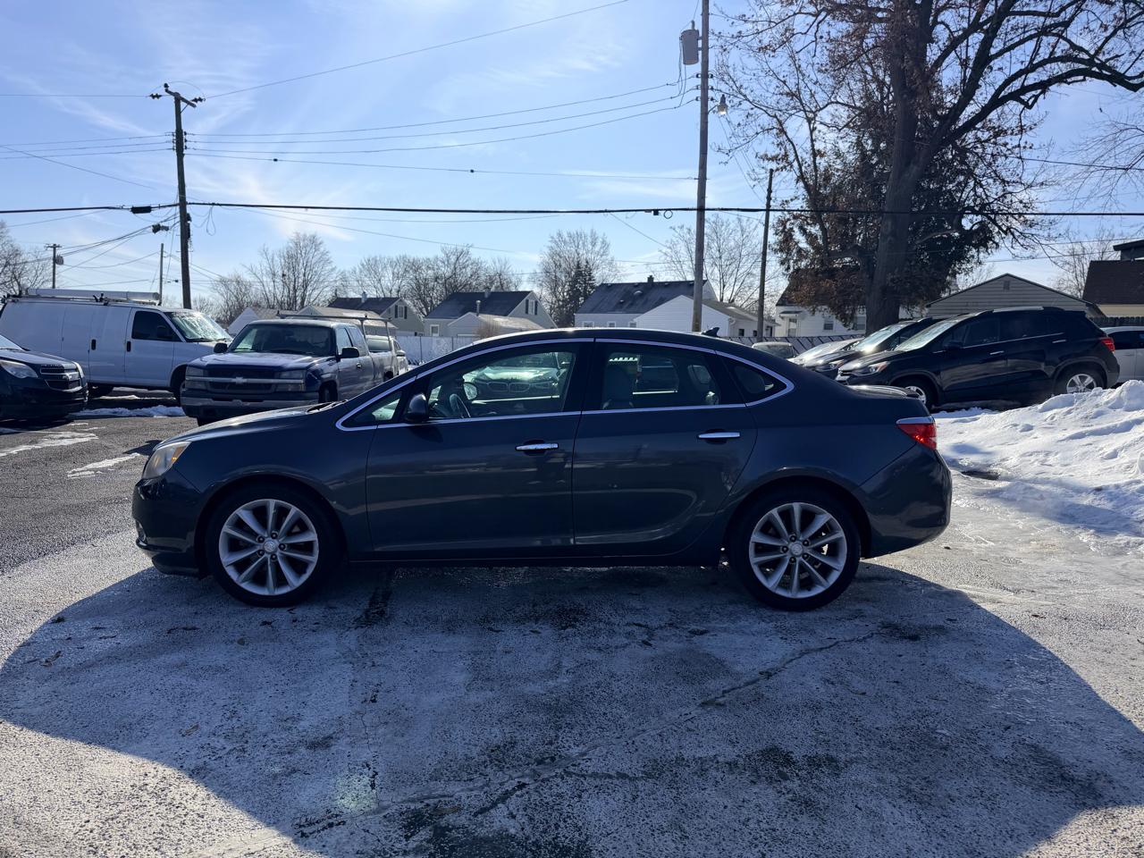 Buick Verano Base 2013