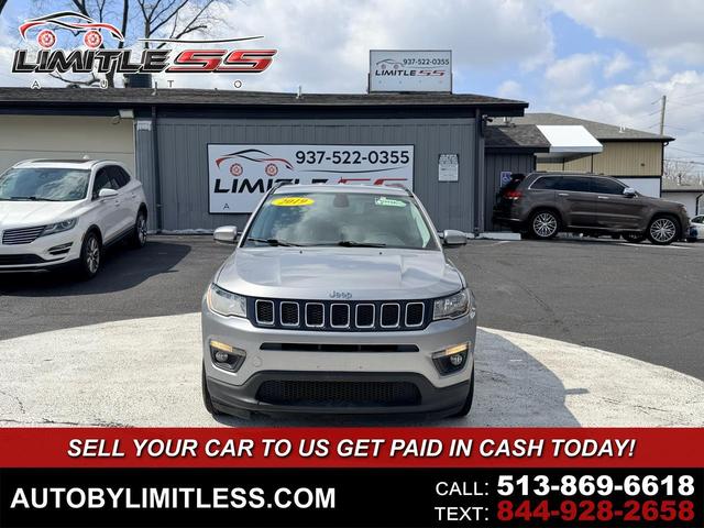 Silver 2019 Jeep Compass Latitude FWD SUV / Crossover Front-Wheel Drive Automatic