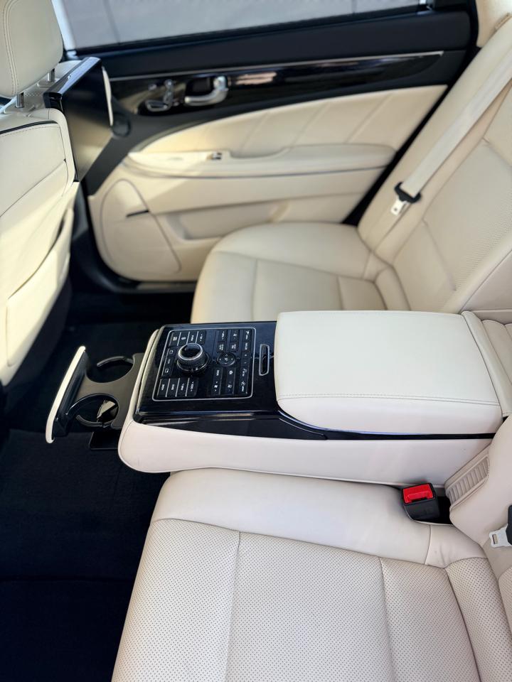 Hyundai Equus 4dr Sdn Ultimate 2014