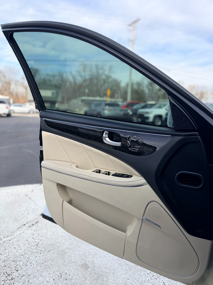 Hyundai Equus Signature 2014