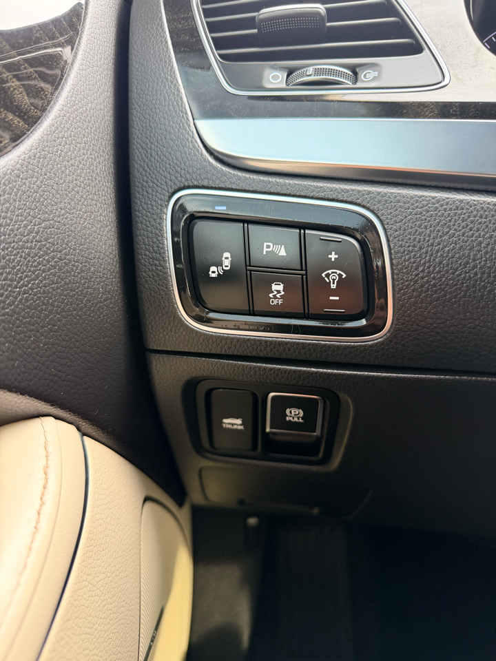 Hyundai Equus Signature 2014