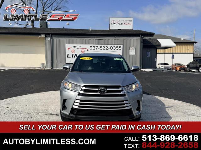 Silver 2018 Toyota Highlander LE SUV / Crossover Front-Wheel Drive Automatic