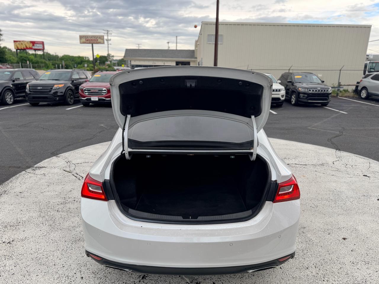 Chevrolet Malibu 4dr Sdn Premier w/2LZ 2017