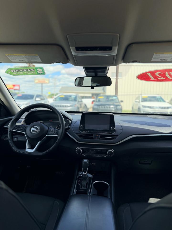 Nissan Altima 2.5 SV Sedan 2021