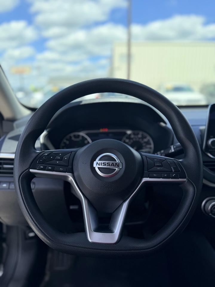 Nissan Altima 2.5 SV Sedan 2021