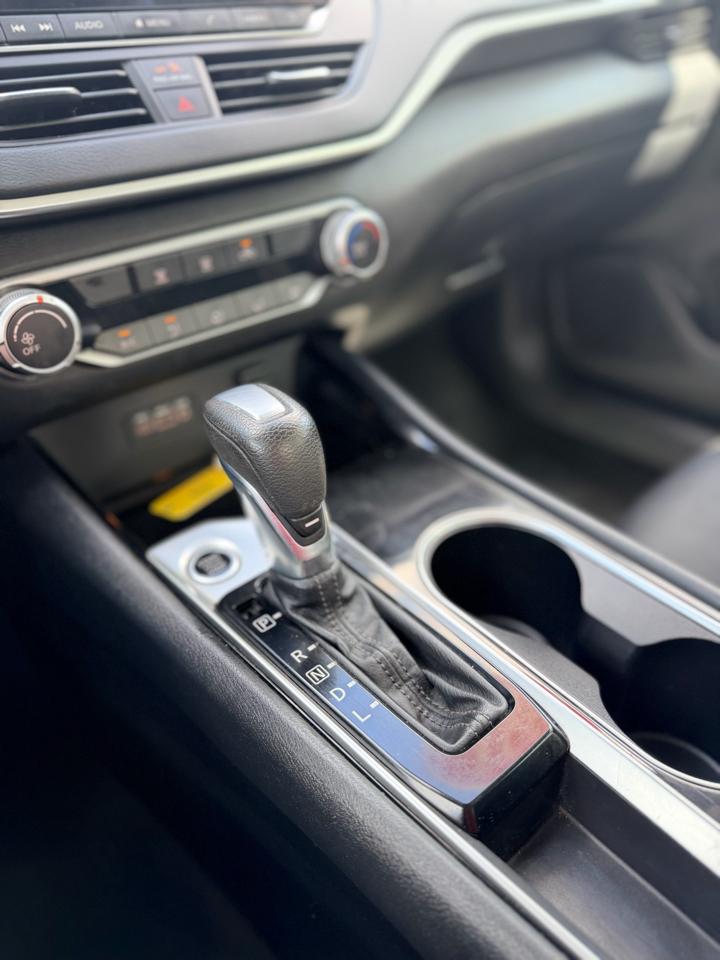 Nissan Altima 2.5 SV Sedan 2021