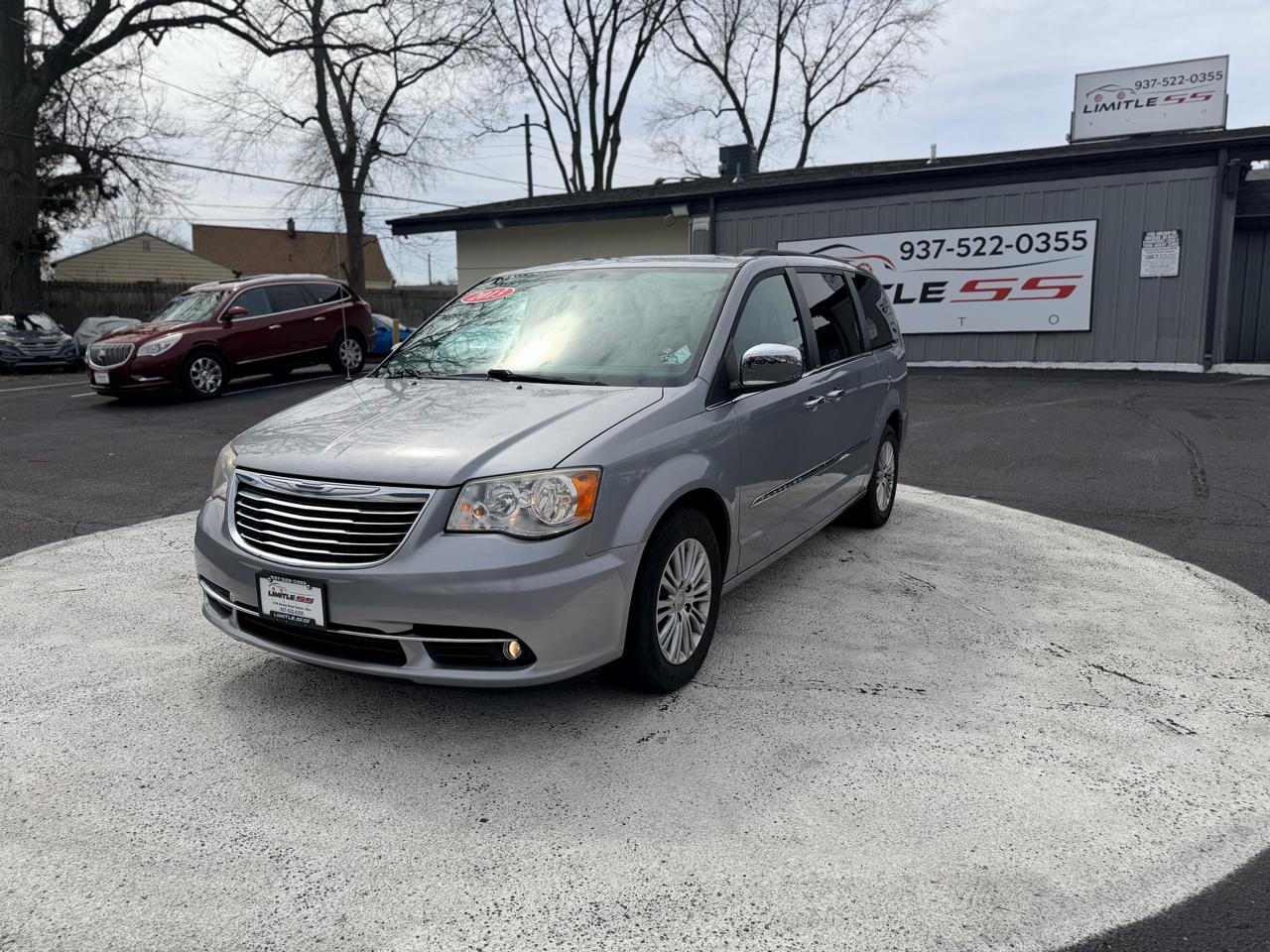 Chrysler Town & Country 4dr Wgn Touring-L 2013