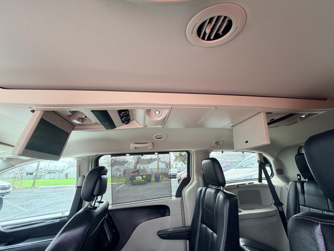 Chrysler Town & Country 4dr Wgn Touring-L 2013