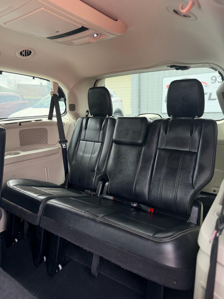 Chrysler Town & Country 4dr Wgn Touring-L 2013