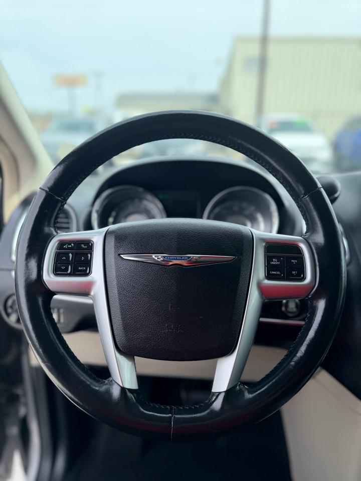 Chrysler Town & Country 4dr Wgn Touring-L 2013