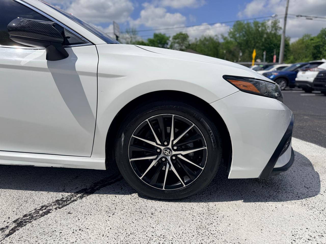 Toyota Camry SE Auto (Natl) 2021