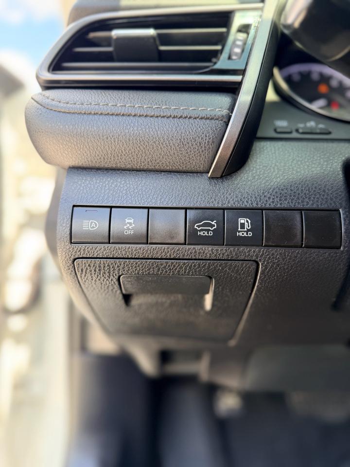 Toyota Camry SE Auto (Natl) 2021