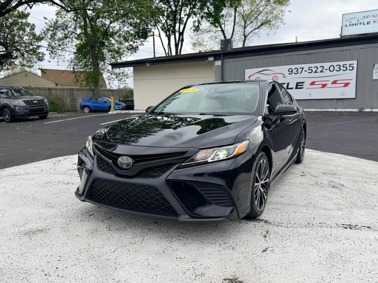 Toyota Camry LE Auto (Natl) 2019