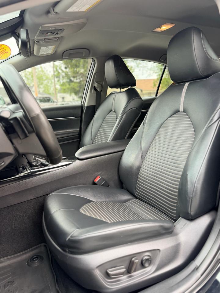 Toyota Camry LE Auto (Natl) 2019