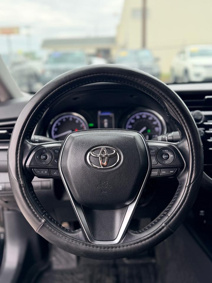 Toyota Camry LE Auto (Natl) 2019