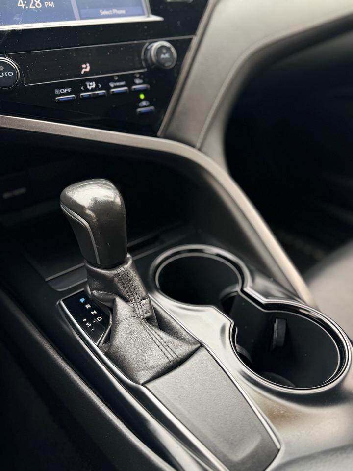 Toyota Camry LE Auto (Natl) 2019