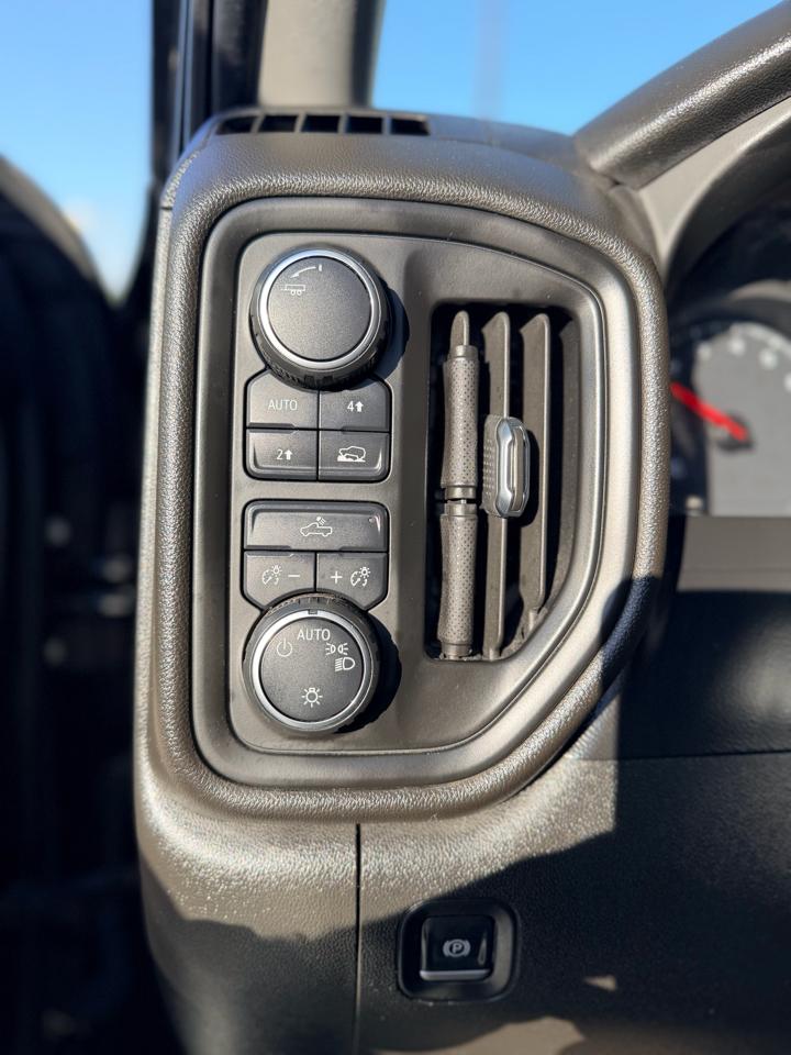 Chevrolet Silverado 1500 4WD Crew Cab 147" Custom 2021