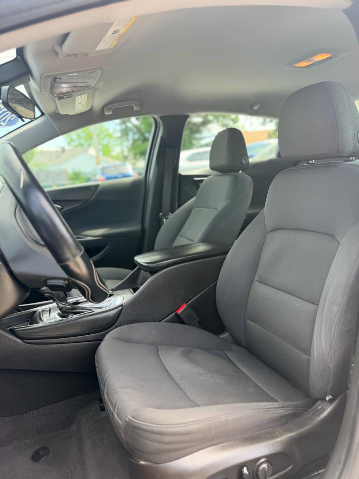 Chevrolet Malibu 4dr Sdn LT w/1LT 2017