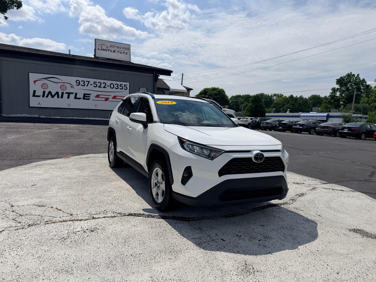 Toyota RAV4 XLE AWD (Natl) 2019