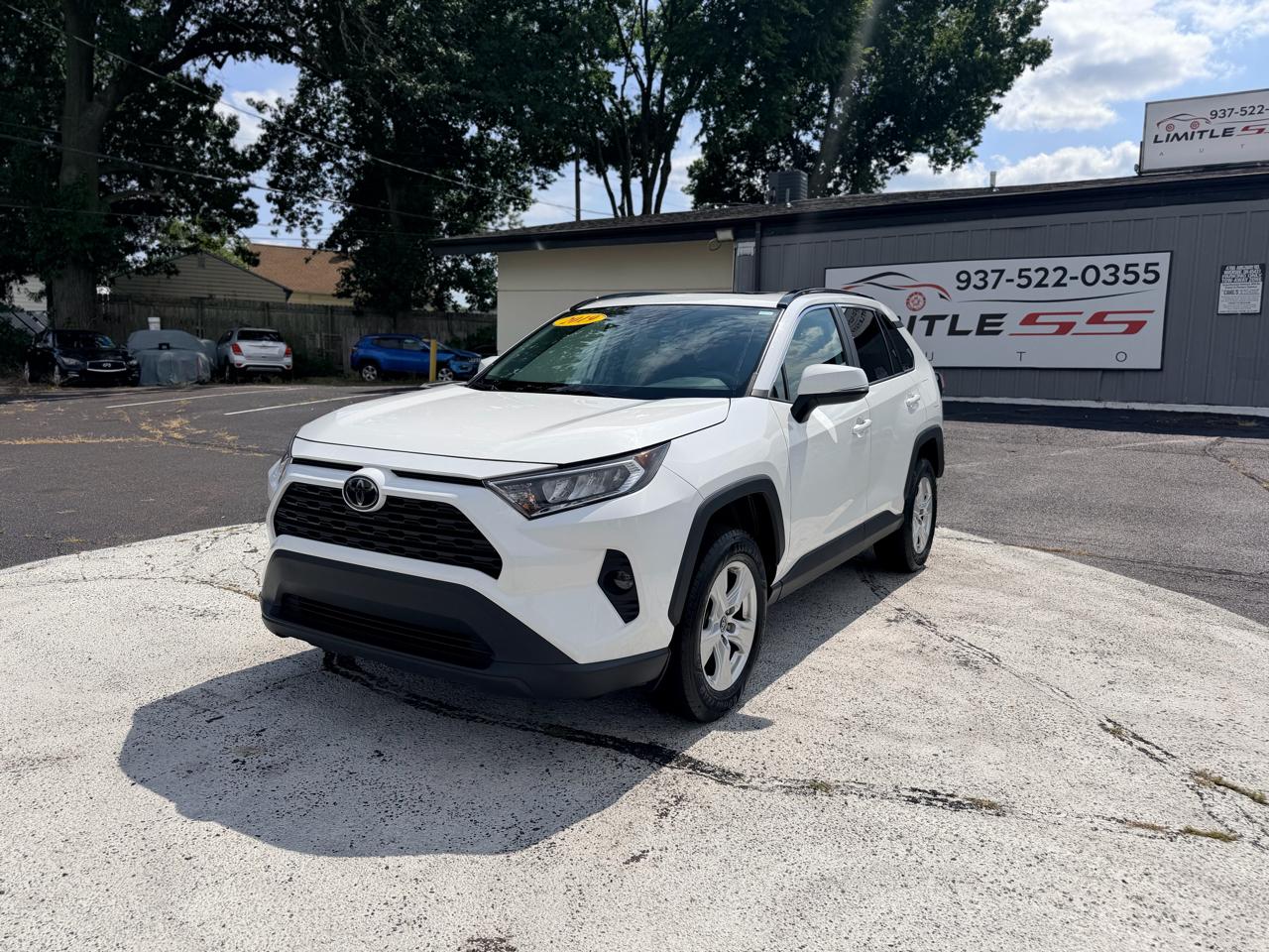 Toyota RAV4 XLE AWD (Natl) 2019