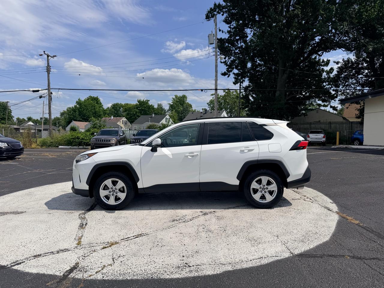 Toyota RAV4 XLE AWD (Natl) 2019