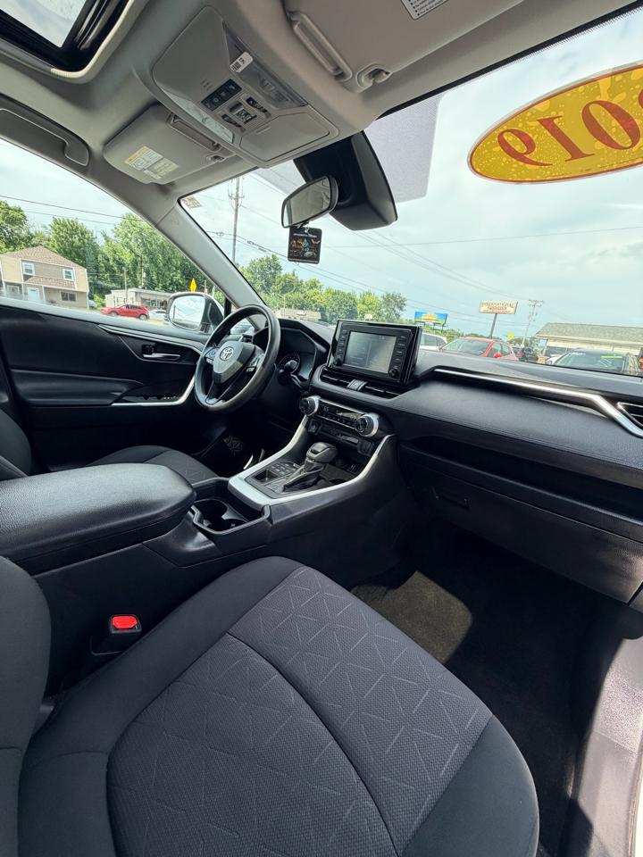 Toyota RAV4 XLE AWD (Natl) 2019