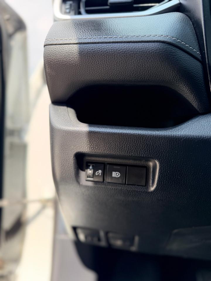 Toyota RAV4 XLE AWD (Natl) 2019