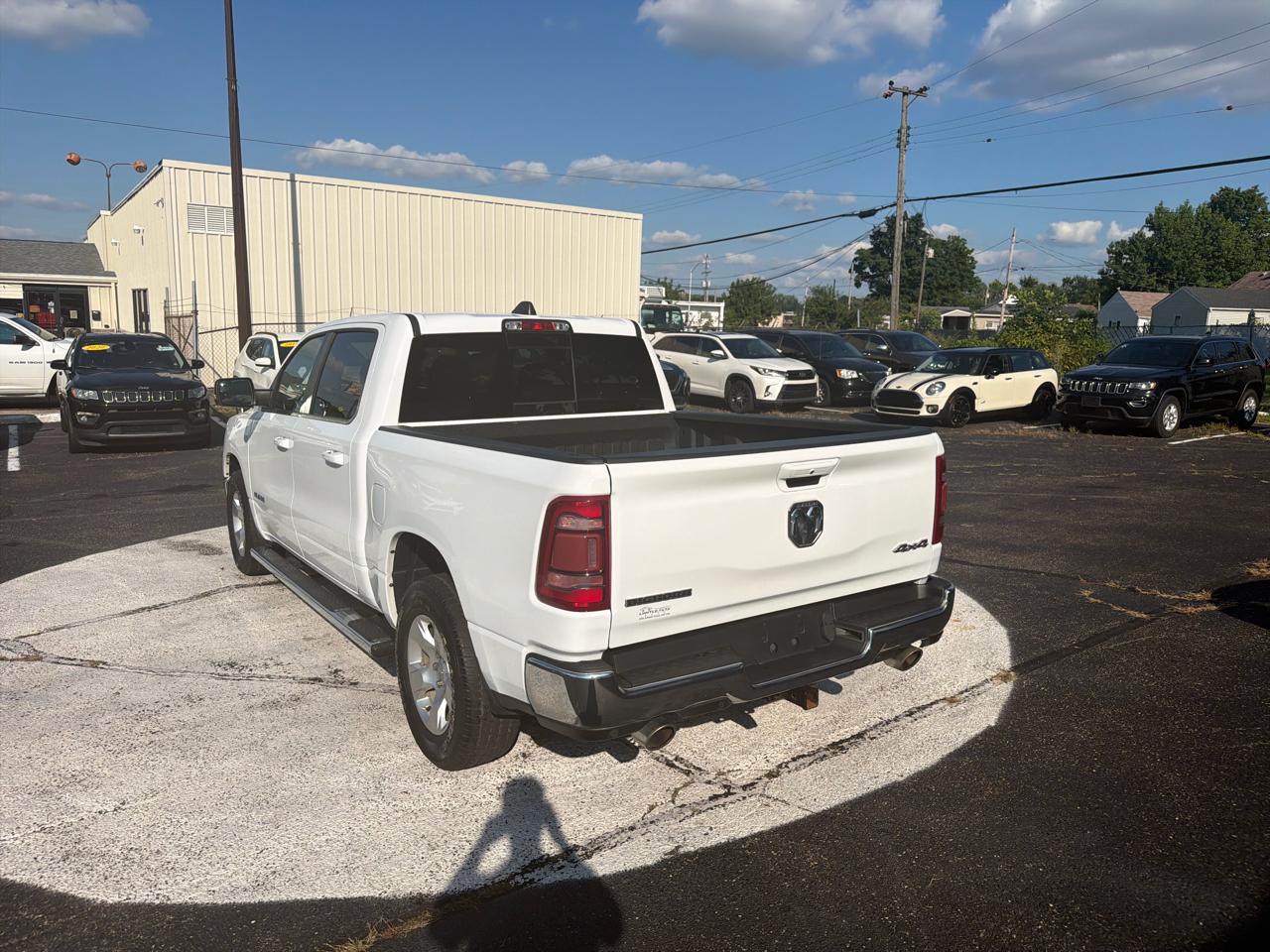 RAM 1500 Big Horn 4x4 Crew Cab 5'7" Box 2021