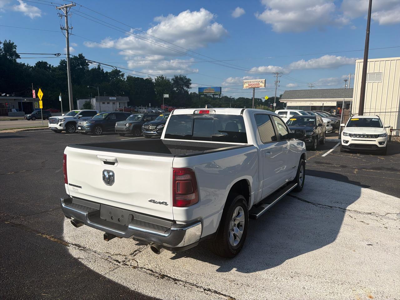 RAM 1500 Big Horn 4x4 Crew Cab 5'7" Box 2021